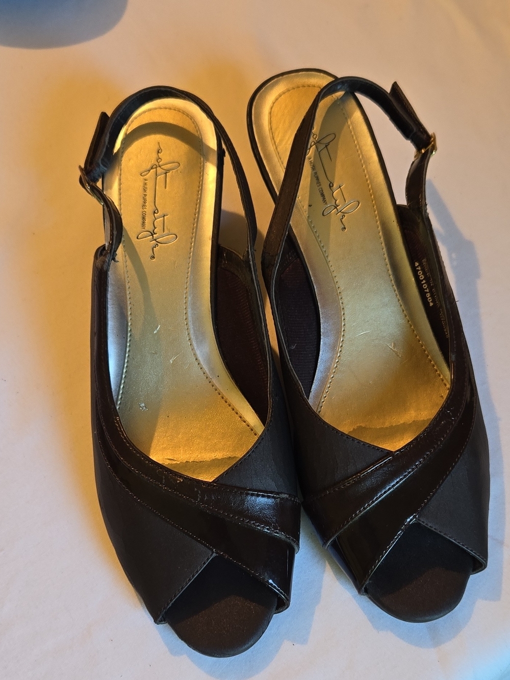 Soft Styles Hush Puppies Black Peep-Toe Slingback Wedges Size 9.5